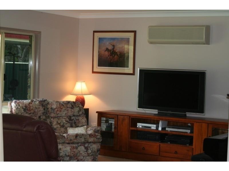 11 Country Lane, Emerald QLD 4720