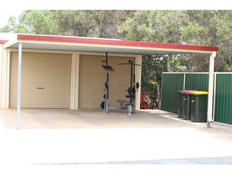 11 Country Lane, Emerald QLD 4720