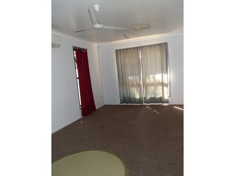 5 Eubar Place, Emerald QLD 4720