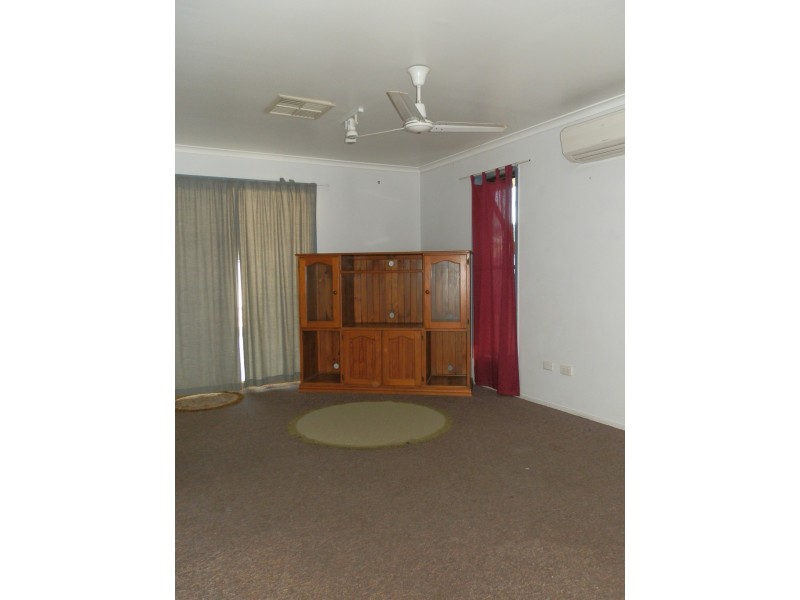 5 Eubar Place, Emerald QLD 4720