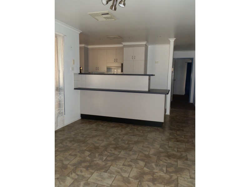 5 Eubar Place, Emerald QLD 4720