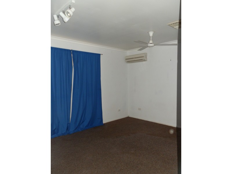 5 Eubar Place, Emerald QLD 4720