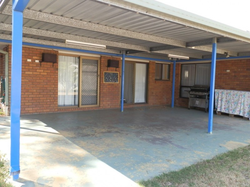 5 Eubar Place, Emerald QLD 4720