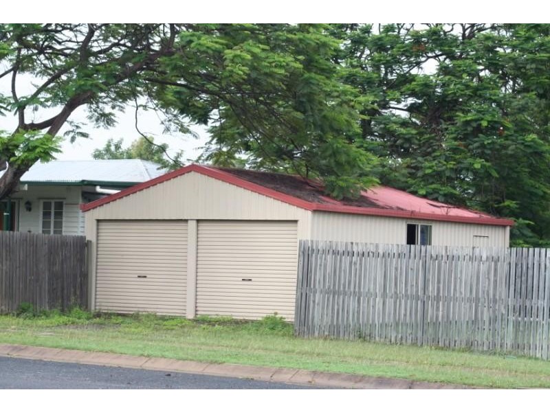 8 Malvern Street, Capella QLD 4723