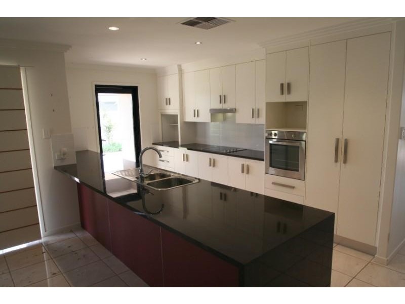 13 Charlton Street, Emerald QLD 4720