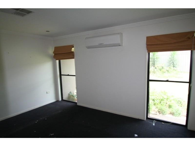 13 Charlton Street, Emerald QLD 4720