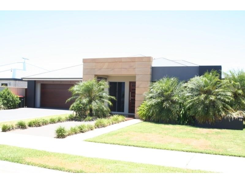 19 Coldstream Street, Emerald QLD 4720