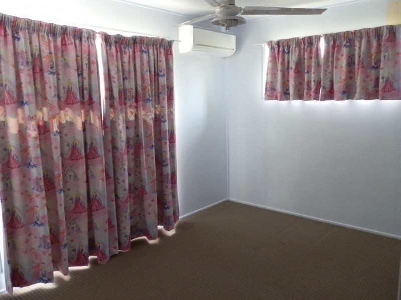 6 Leahy Place, Emerald QLD 4720