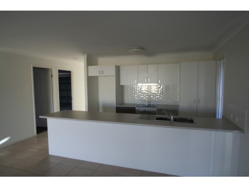 11 Windermere Street, Emerald QLD 4720