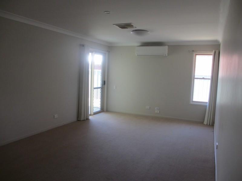 42 Jacqueline Drive, Emerald QLD 4720