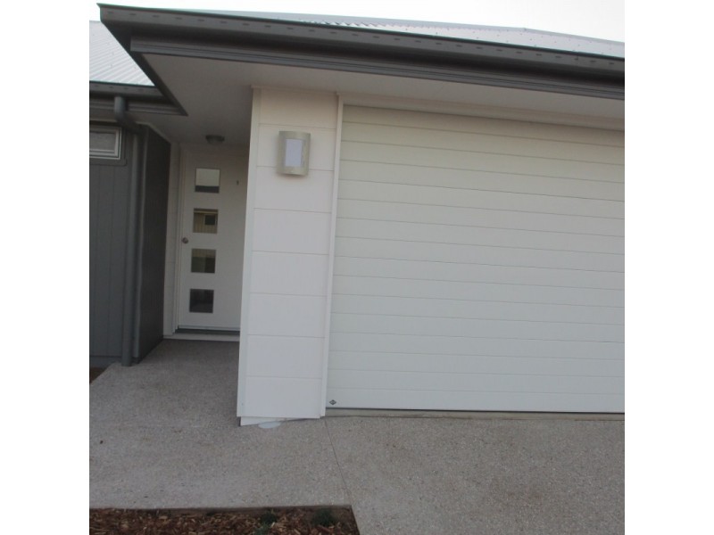 1/32 Lakeside Drive, Emerald QLD 4720