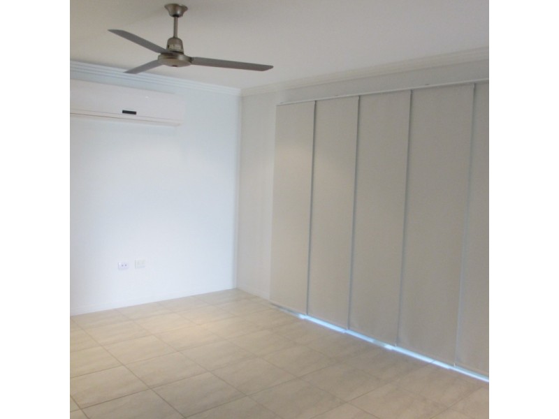63 Lakeside Drive, Emerald QLD 4720