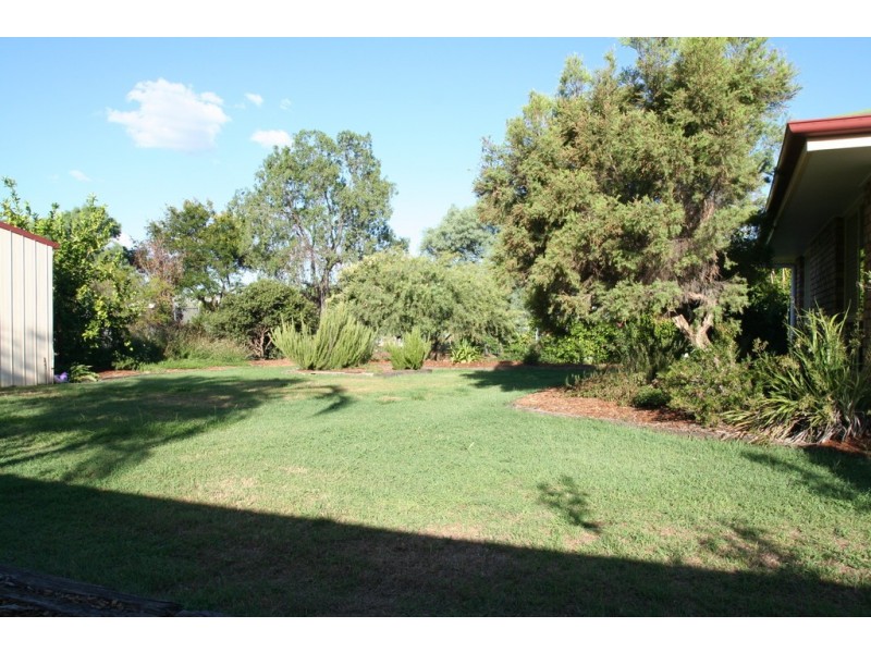 83 Park Avenue, Emerald QLD 4720