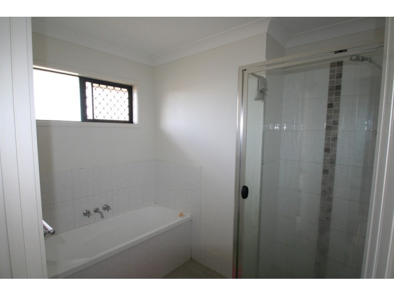 13 Lakeside Drive, Emerald QLD 4720