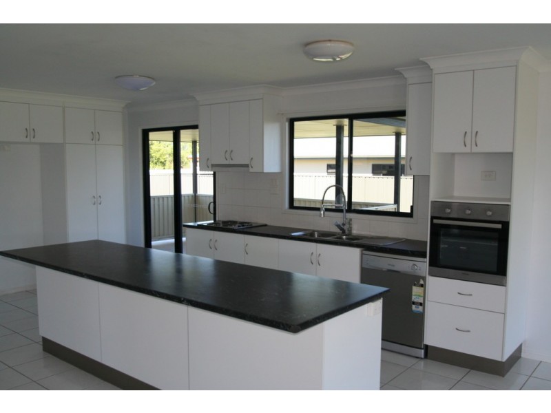 5 Colden Place, Emerald QLD 4720
