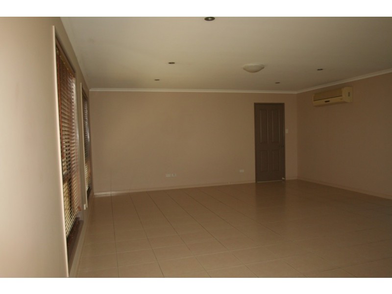 8 Coldstream Street, Emerald QLD 4720