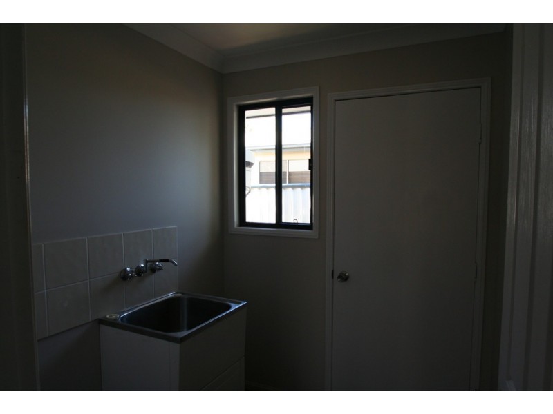 3/6 Burn Street, Capella QLD 4723