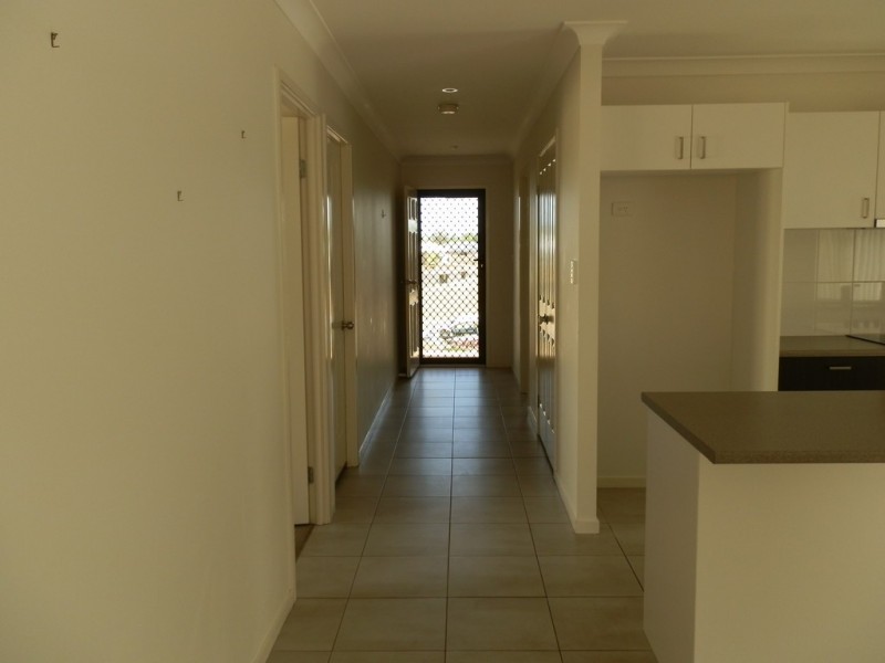 16 Scenic Drive, Emerald QLD 4720