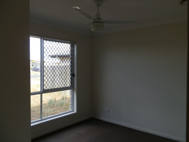 33 Scenic Drive, Emerald QLD 4720