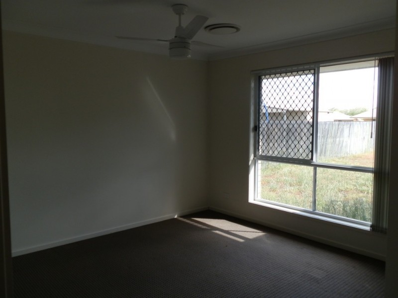 33 Scenic Drive, Emerald QLD 4720