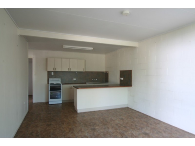 1/40 Old Airport Drive, Emerald QLD 4720