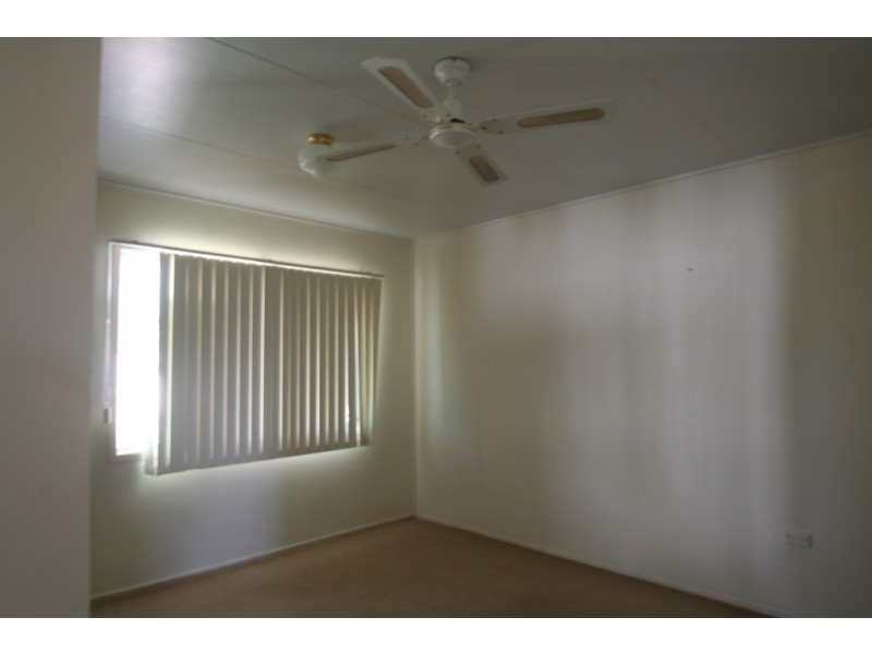 1/40 Old Airport Drive, Emerald QLD 4720