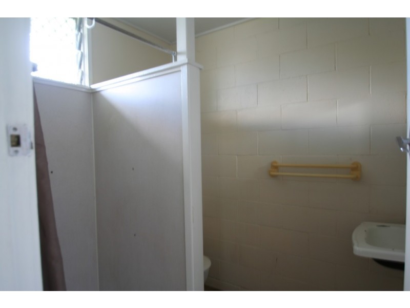 1/40 Old Airport Drive, Emerald QLD 4720