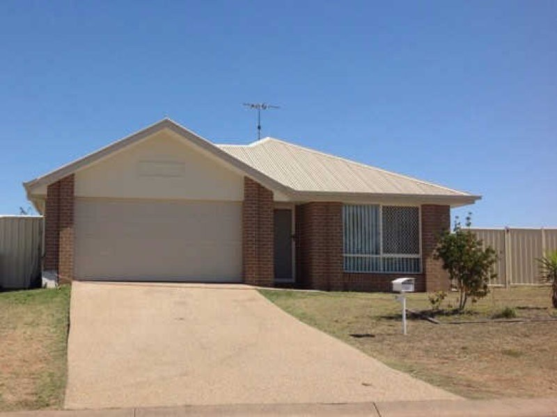2 Lakeside Drive, Emerald QLD 4720