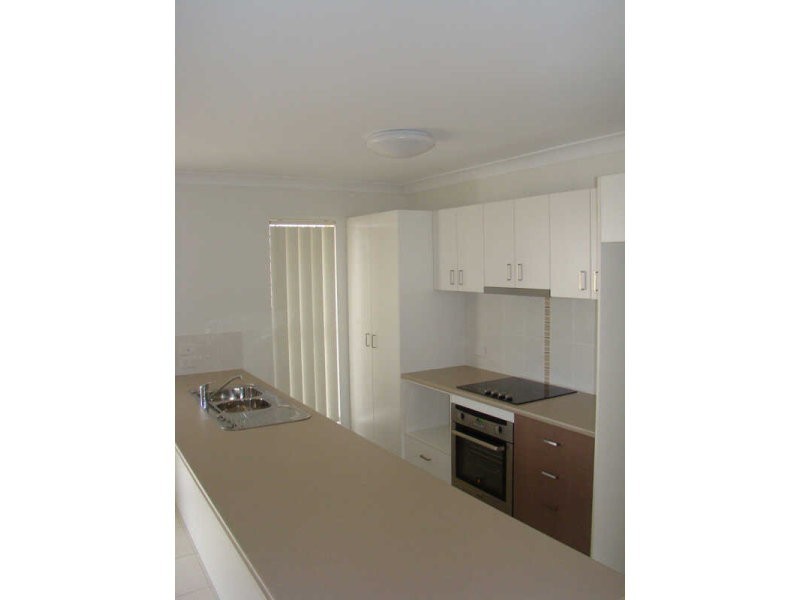 2 Lakeside Drive, Emerald QLD 4720
