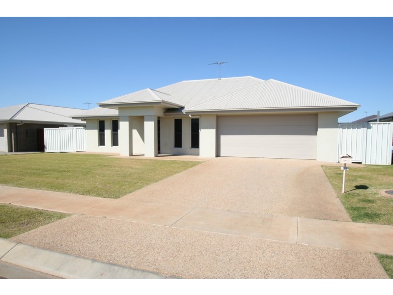 11 Sandown Street, Emerald QLD 4720