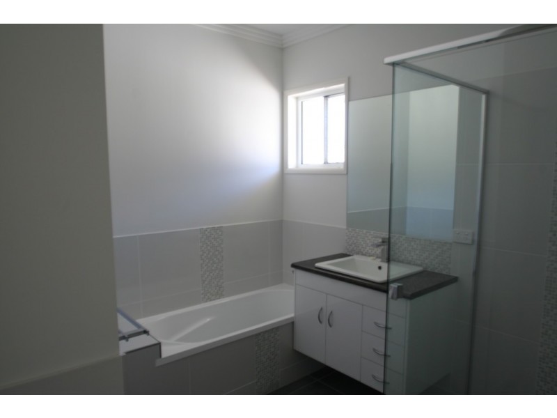 11 Sandown Street, Emerald QLD 4720