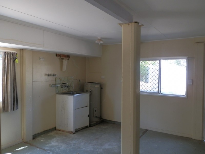 6 Leahy Place, Emerald QLD 4720