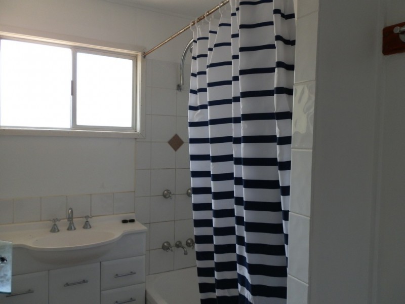 6 Leahy Place, Emerald QLD 4720