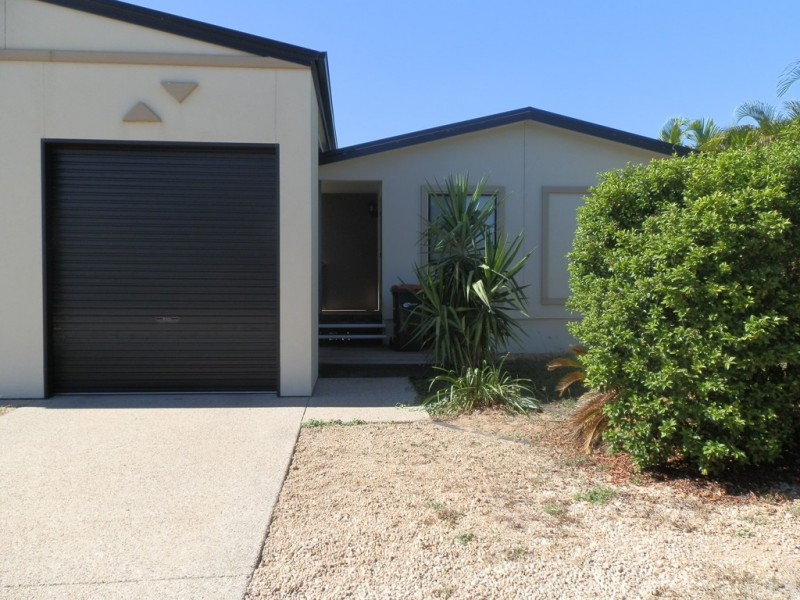 2/23 Callaghan Street, Emerald QLD 4720