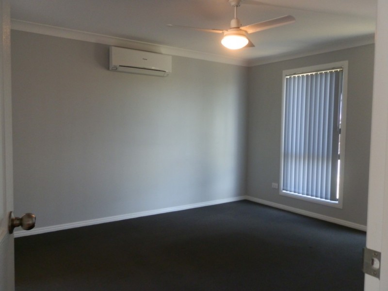 1/56 Lakeside Drive, Emerald QLD 4720
