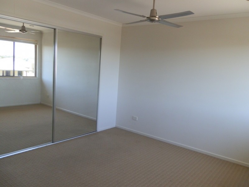 2/2 Guy Street, Emerald QLD 4720