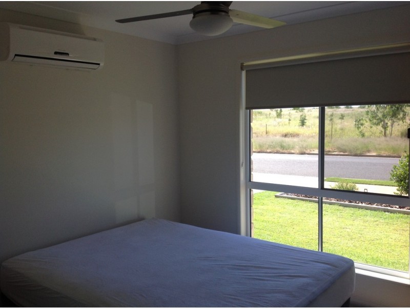 1/73 Lakeside Drive, Emerald QLD 4720