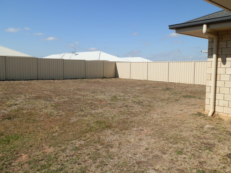 7 Lightening Street, Emerald QLD 4720