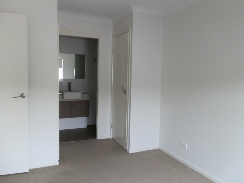 2/53 Retro Street, Emerald QLD 4720