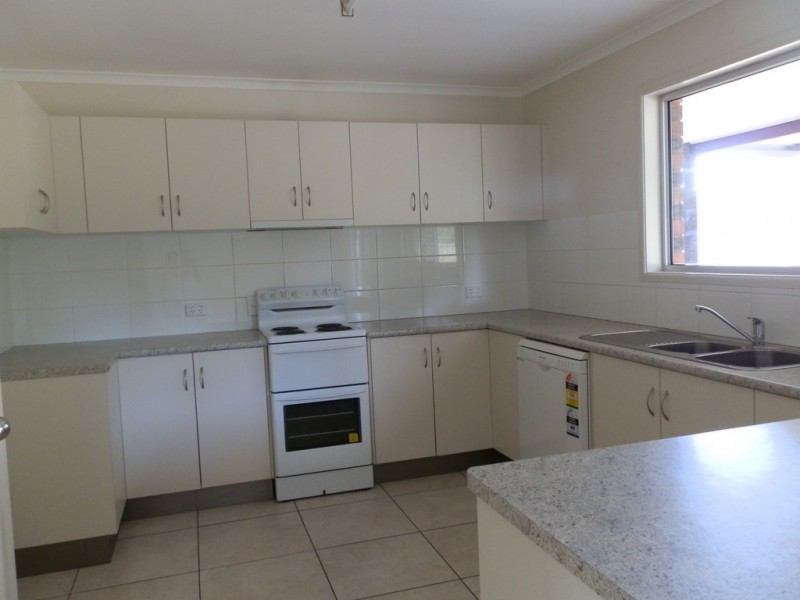 7 Wilby Place, Emerald QLD 4720