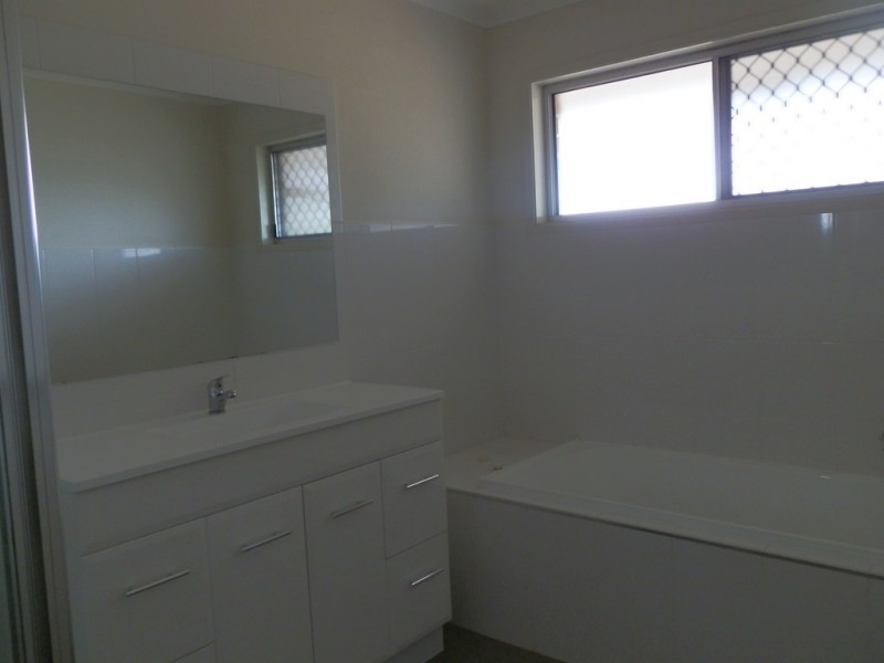 7 Wilby Place, Emerald QLD 4720