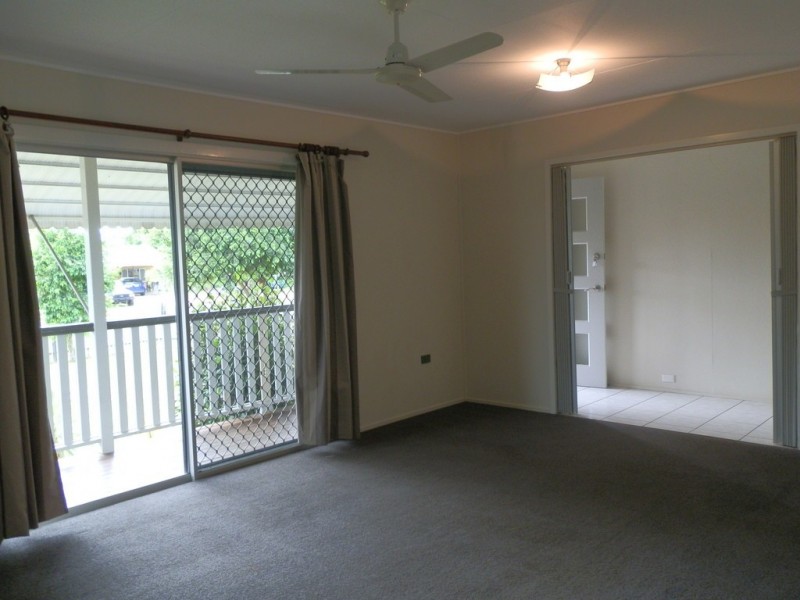 8 Dearden Place, Emerald QLD 4720