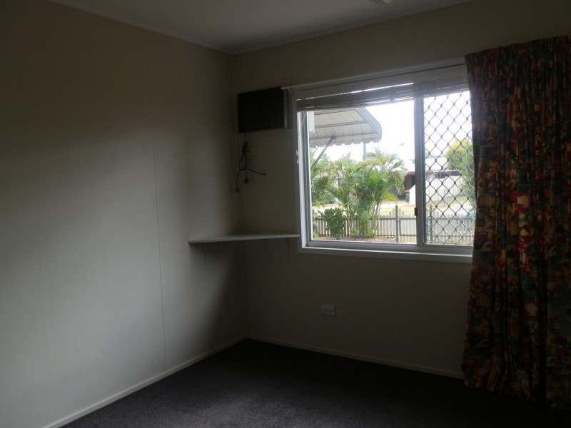 8 Dearden Place, Emerald QLD 4720