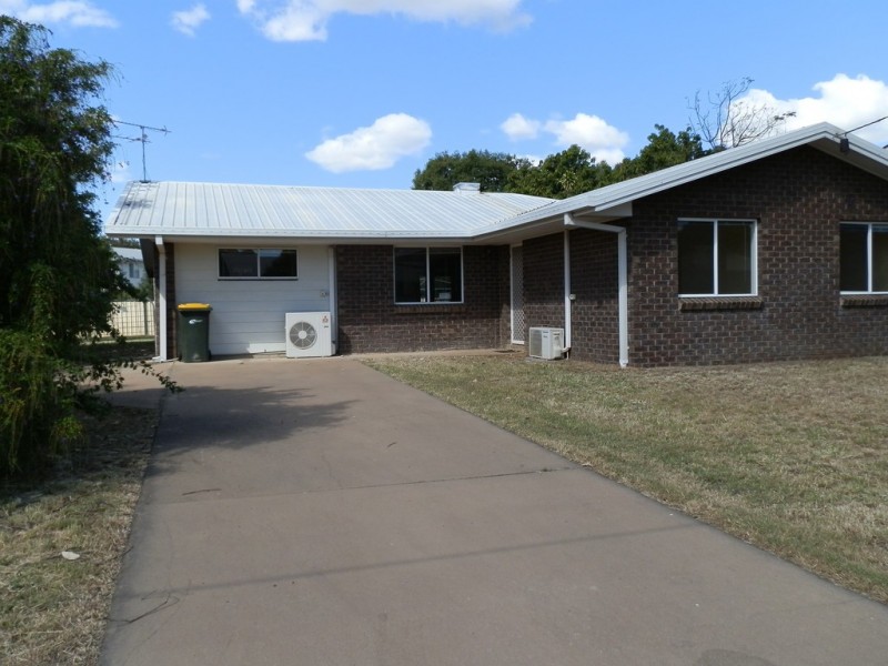 18 Barry Street, Emerald QLD 4720