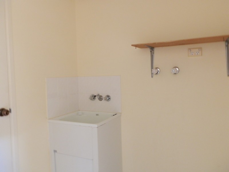 18 Barry Street, Emerald QLD 4720