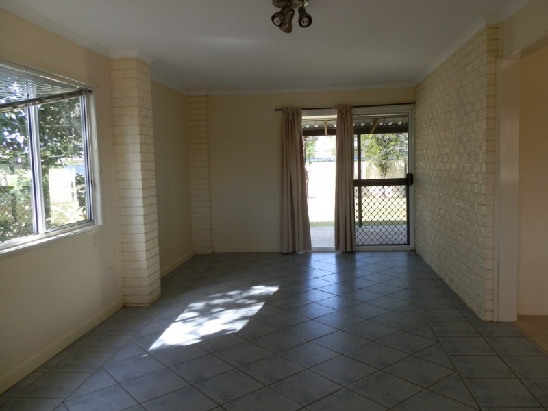 18 Barry Street, Emerald QLD 4720