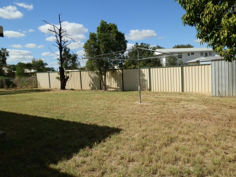 18 Barry Street, Emerald QLD 4720