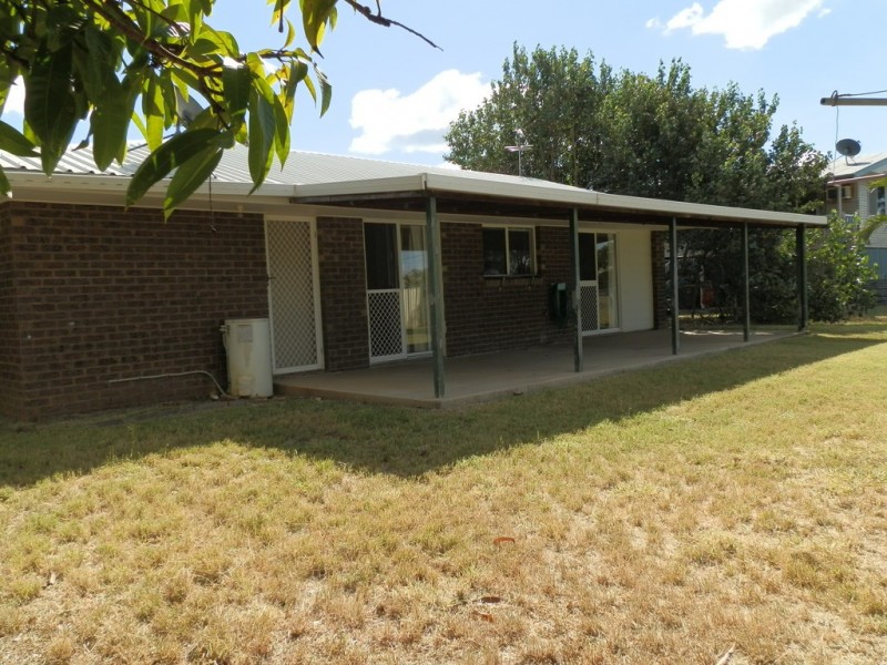 18 Barry Street, Emerald QLD 4720