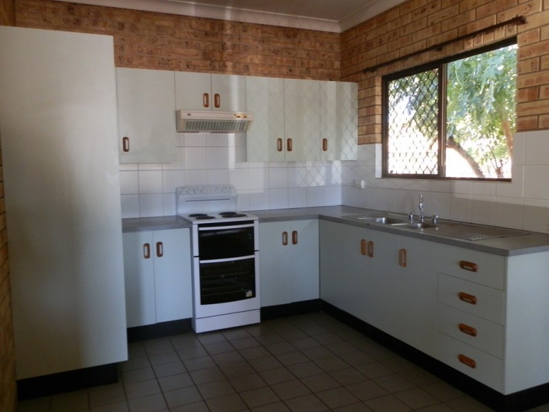 27 Martin Place, Emerald QLD 4720