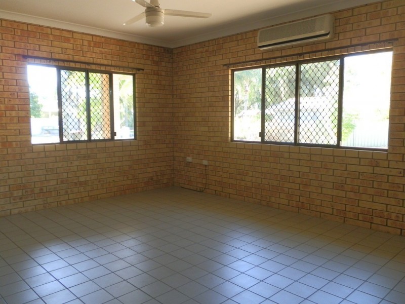 27 Martin Place, Emerald QLD 4720